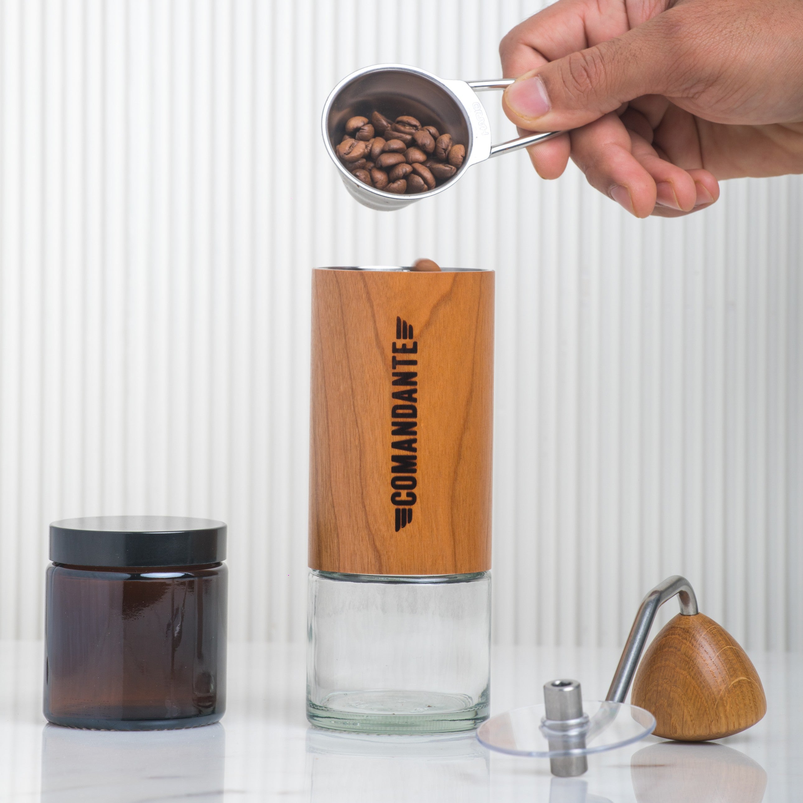 Comandante C40 MK4 Nitro Blade Manual Coffee Grinder – American Cherry