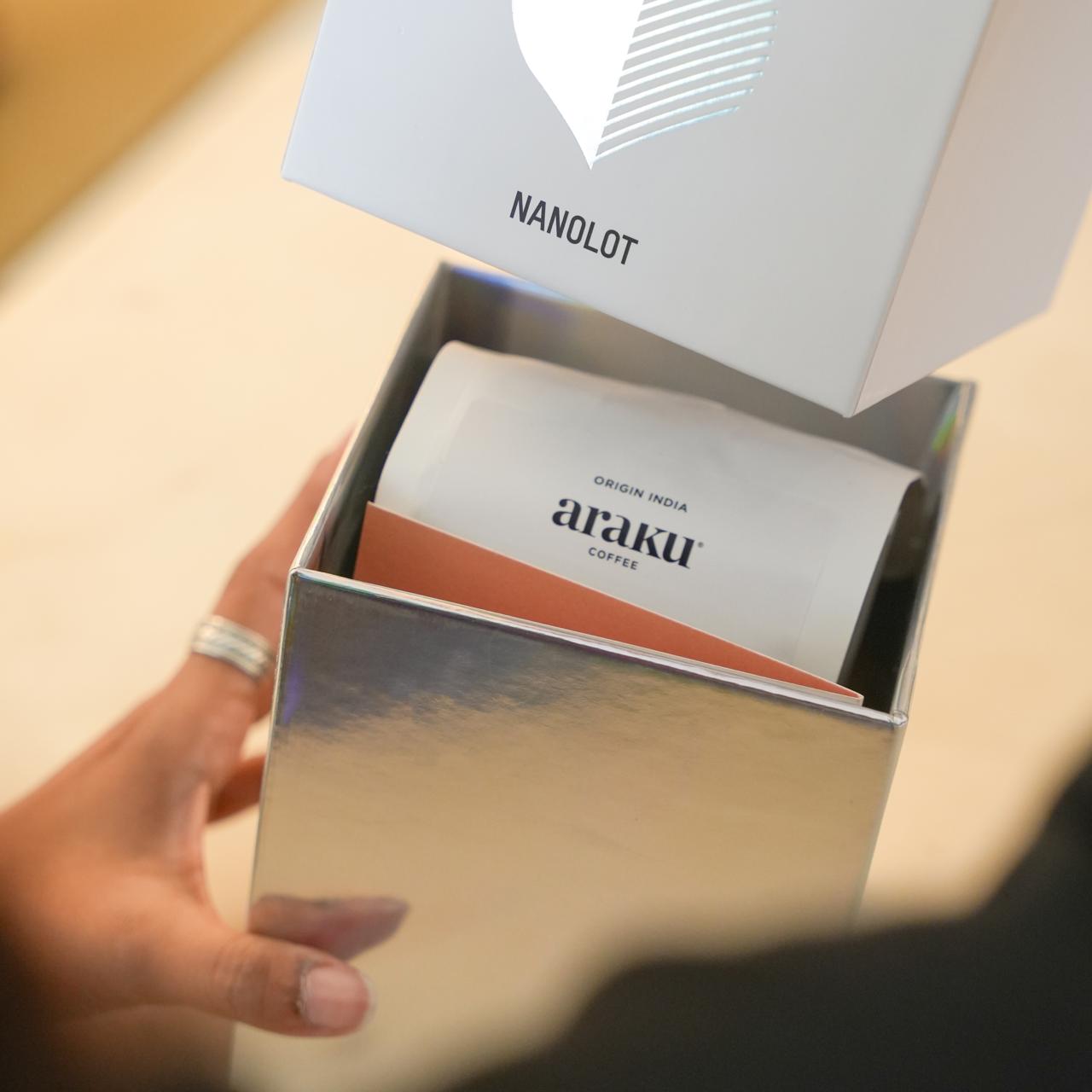 NANOLOT: Milk Chocolate & Roasted Almonds, Honey Process